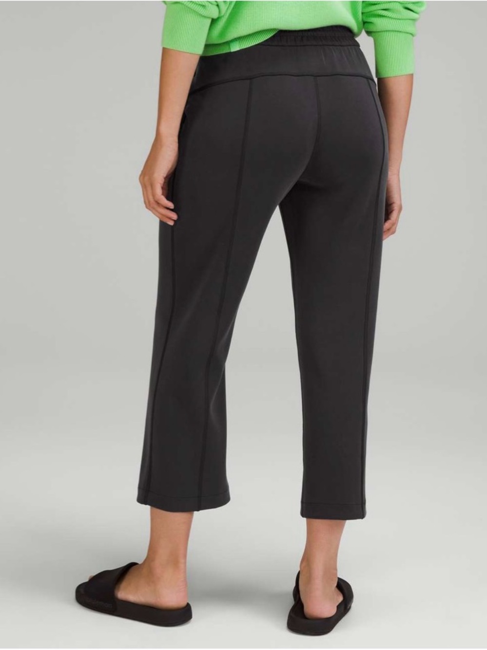 Lululemon Softstreme High-Rise
Straight Leg Crop Size 14 Large Women’s Pants